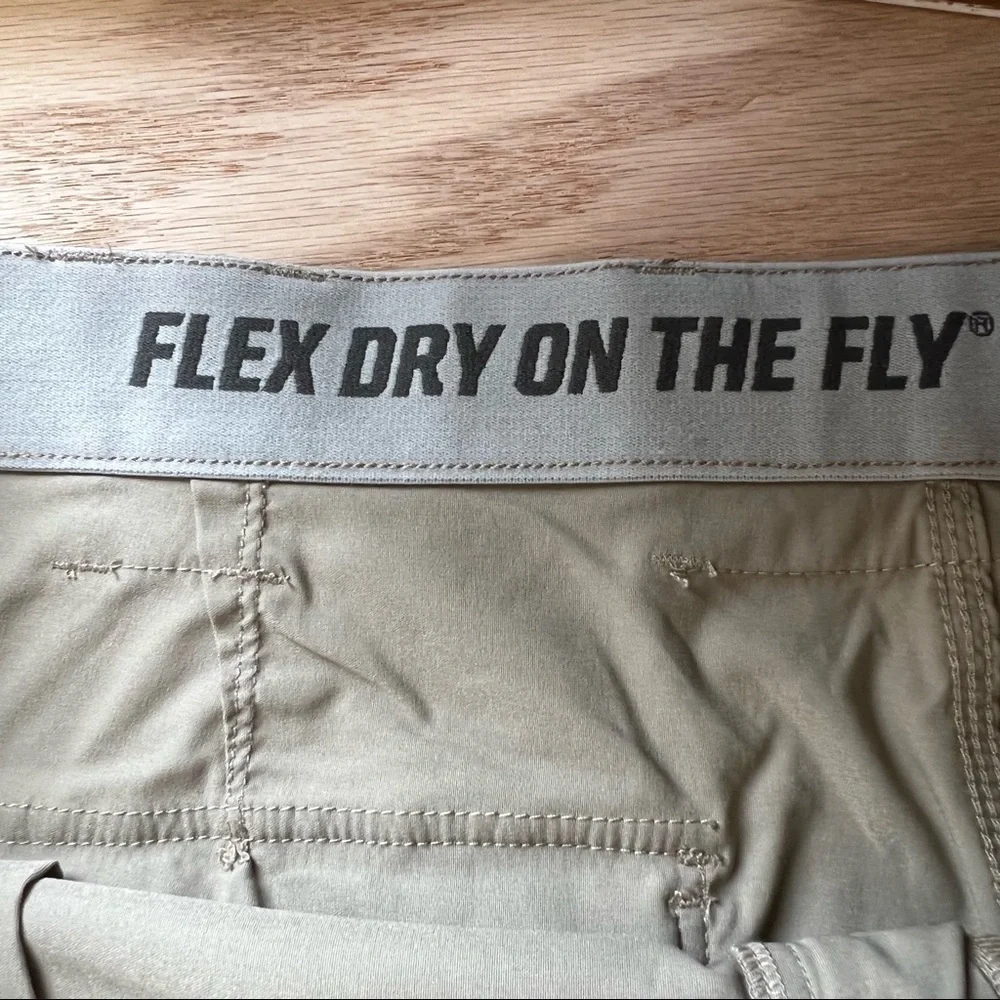 Duluth Trading Flex Dry on the Fly Cargo Shorts - Size 46